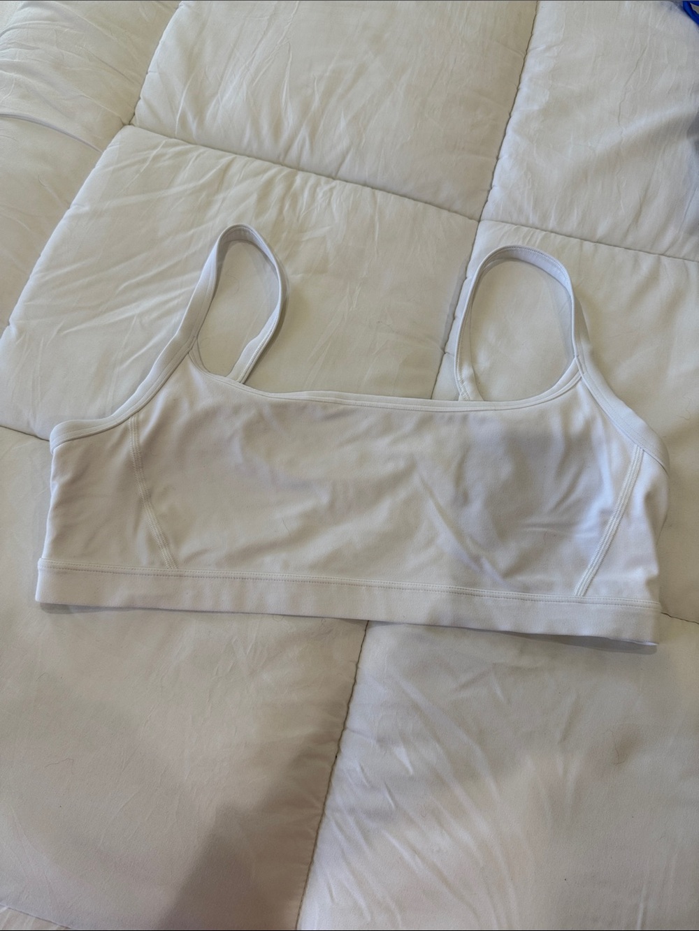 Athleta White Women’s Seamless Sports Bra